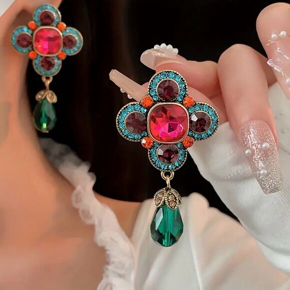 18K Gold Plated Vintage Style Flower Rhinestone Dangle Earring NWT - Picture 6 of 6